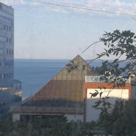 Flat at the seafront Appartamento Aqtau Esterno foto